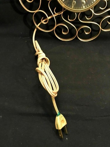 2HA60 RETRO VINTAGE Mid Century GE GENERAL ELECTRIC Telechron Wall Clock SCROLL