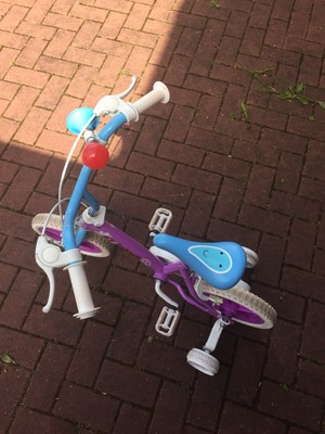 Girls 12 Inch Bike With removable Stablisers