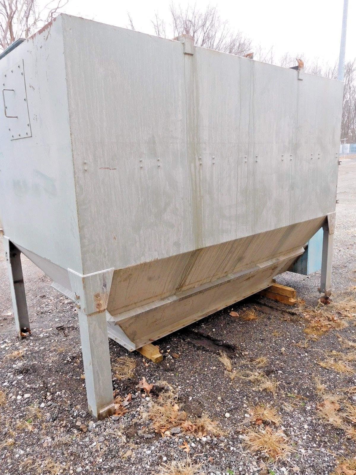 MO-2598, WHEELABRATOR 46 MPF DUST COLLECTOR. 9600 CFM. 24 FILTER ELEMENT.