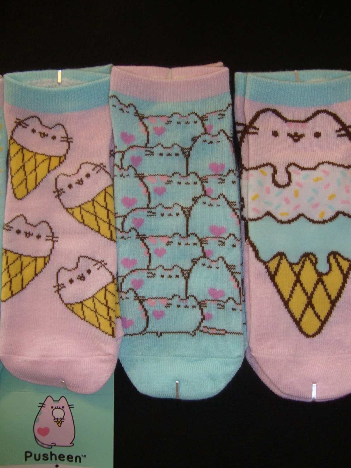 LADIES PUSHEEN THE CAT ANKLE SOCKS 5 PAIR ALL DIFFERENT