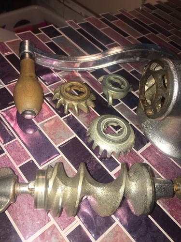 Antique UNIVERSAL FOOD CHOPPER No 2 Cast Iron MEAT GRINDER