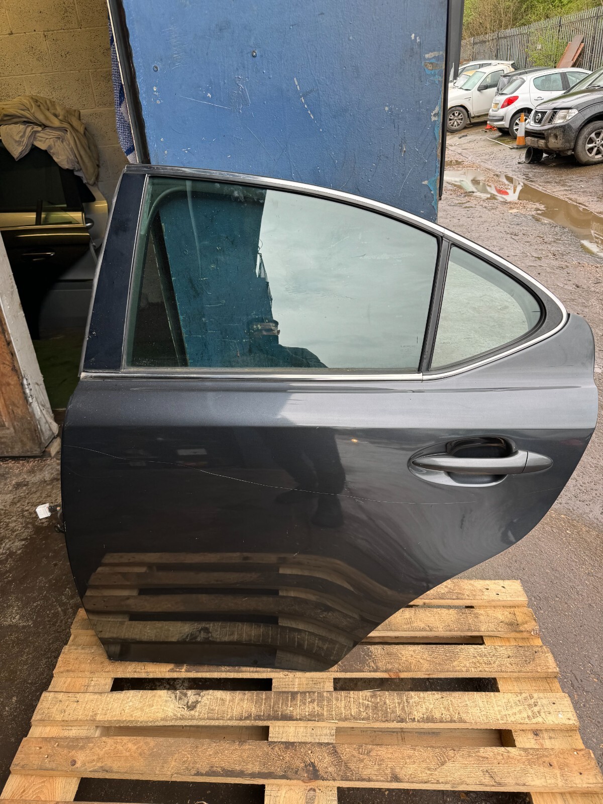 IS220 REAR LEFT DOOR COLOUR GREY 1G0