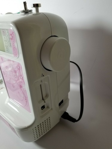 Brother PE-500 embroidery machine w/ Repositional hoop