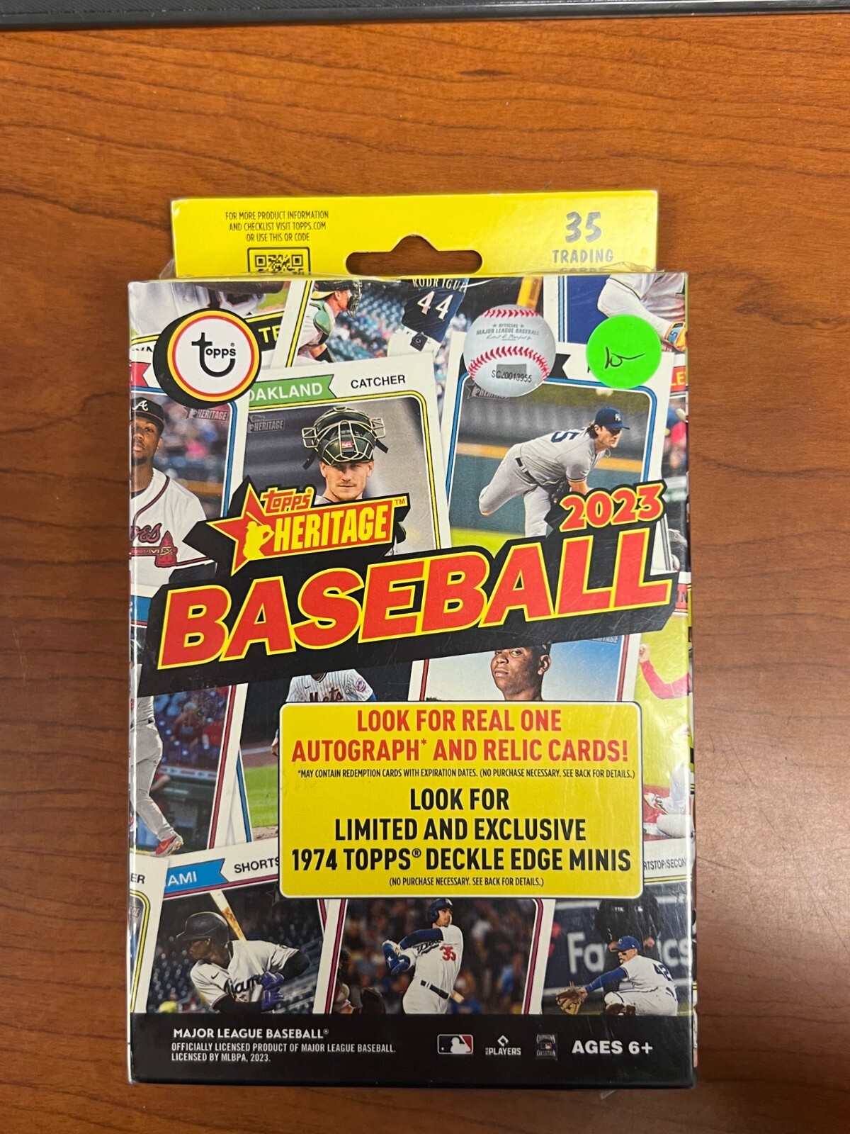 【最新シリーズ未開封！】2023 Topps Heritage Baseball Topps 2023 Heritage Autographed Baseball Cards Value Box