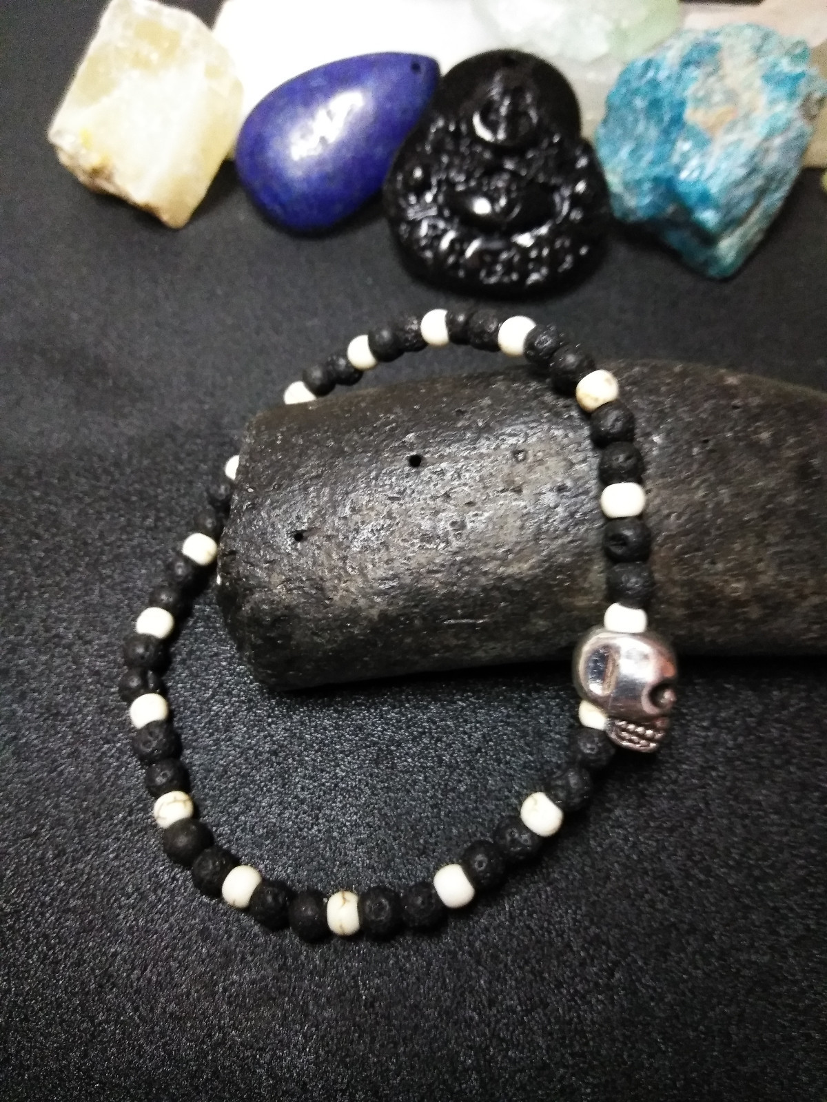 Bracelet Skull with Natural Lava Stone, Howlite Men Women friendship Stretch