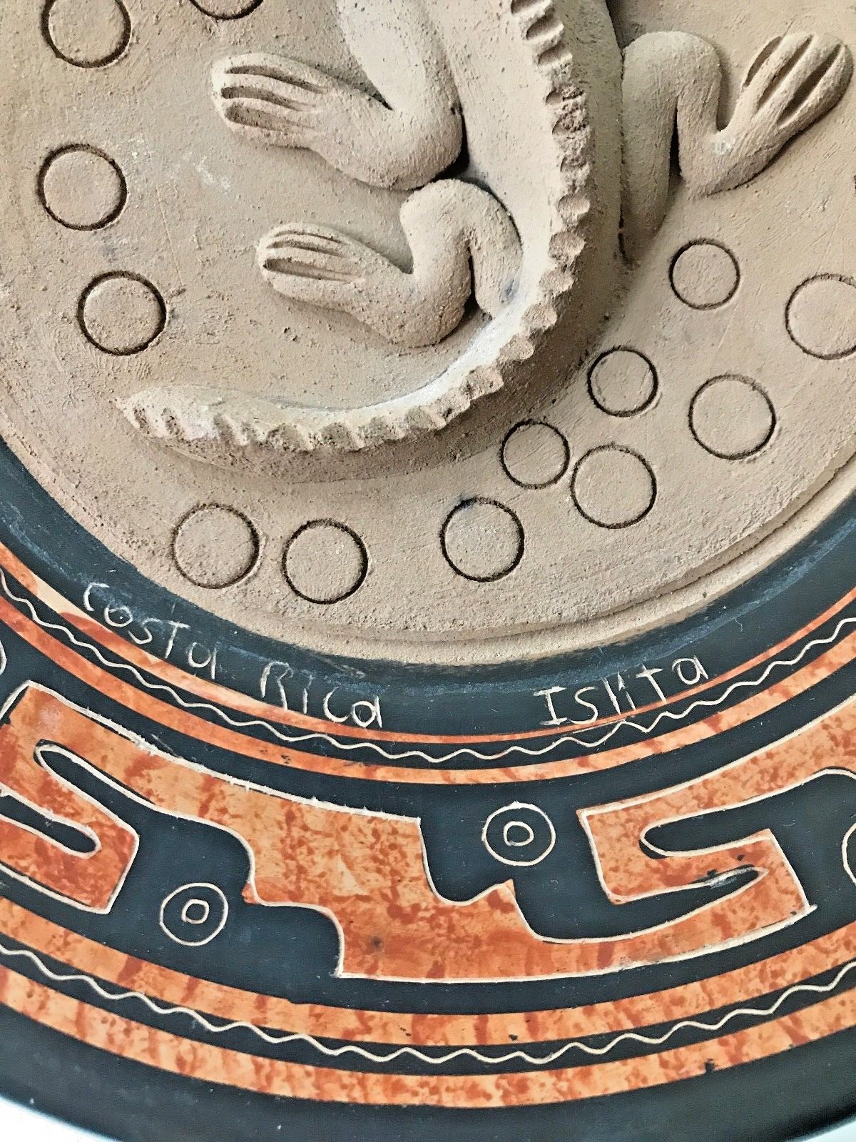 Signed Costa Rica Wall Art Plate ISLITA Relief of lizard Beautiful Boarder 10