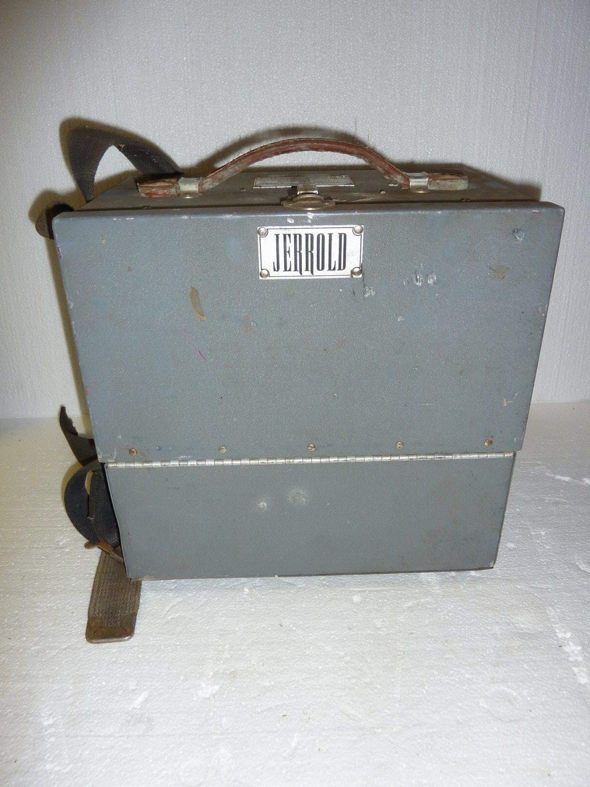 Vintage Jerrold Calibrated Field Strength Meter Model 704B Untested