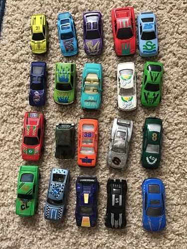 変形オリジナル　ジャンク Vtg LOT OF 20 MADE IN CHINA GENERIC DIECAST & PLASTIC TOY