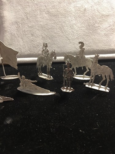 VINTAGE LOT UNPAINTED LEAD METAL SOLDIERS Misc. Soldiers 10 Pcs