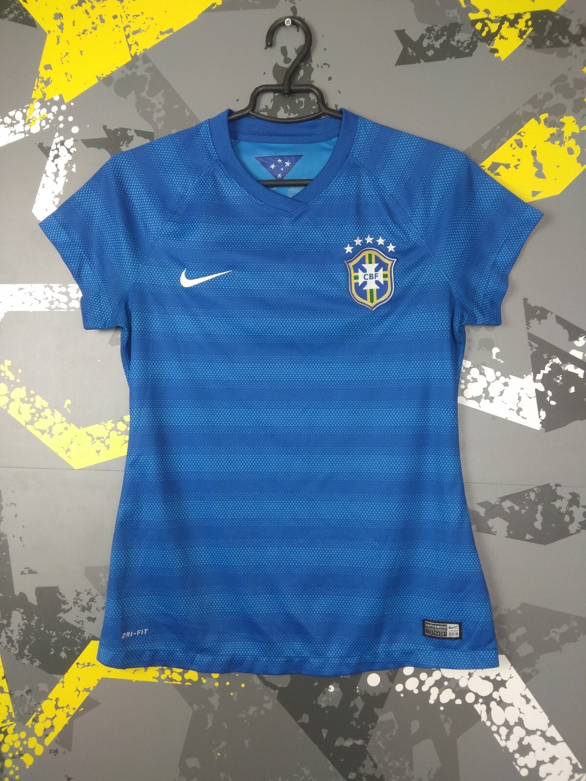 NIKE　ナイキ　ブラジル代表　2014　トレーニングシャツ　M　グレー　レア サッカー ブラジル代表 トレーニング シャツ Mサイズ ナイキ