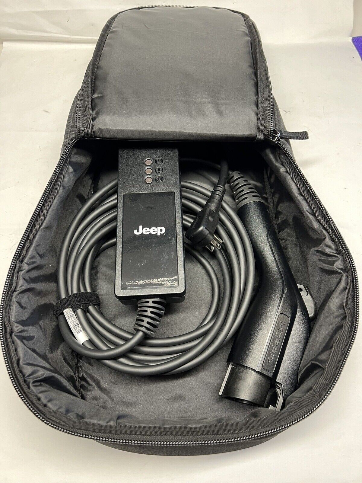 JEEP レネゲード4xe EV充電器 200V 収納バッグ付き $_57.JPG?set_id=880000500F