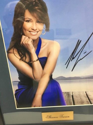 SHANIA TWAIN SIGNED PICTURE!!       Plus Signed Zippo Lighter By Her Rare Find!