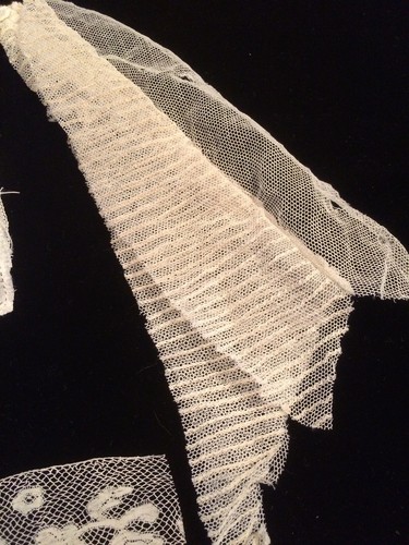 Antique Vintage Lace Scraps Bits Flowers Cutter Salvage Mixed Media