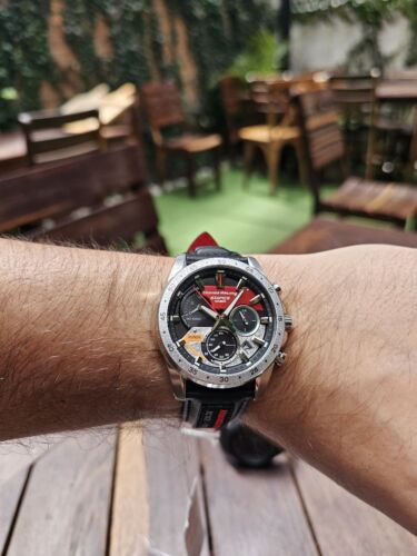 Casio Edifice X Honda Racing EQB-1000HR-1A Bluetooth watch Casio Edifice X Honda Racing EQB-1000HR-1A Bluetooth watch