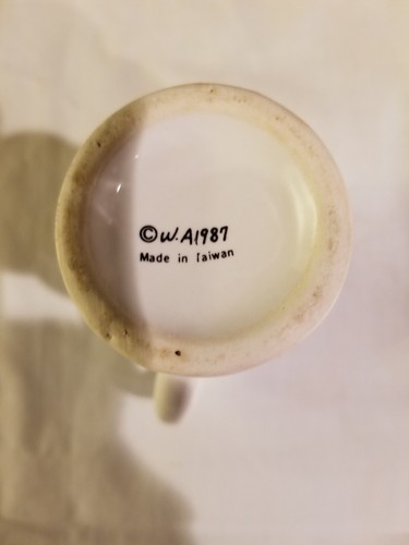 1987 MINIATURE WHITE/BLUE WITH GEESE HANDLED MUG-HAPPINESS IS HOMEMADE.