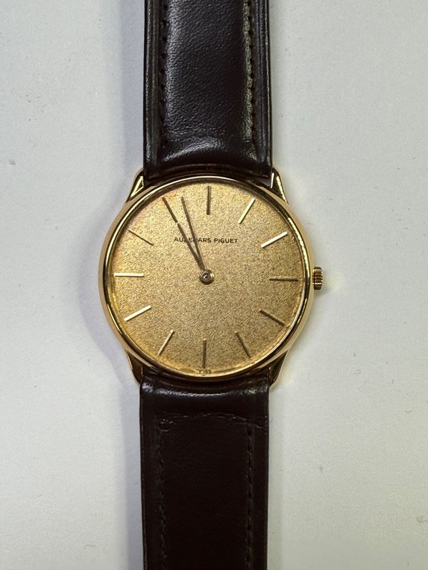 Vintage Audemars Piguet 18K Yellow Gold 32MM Dress Watch. 