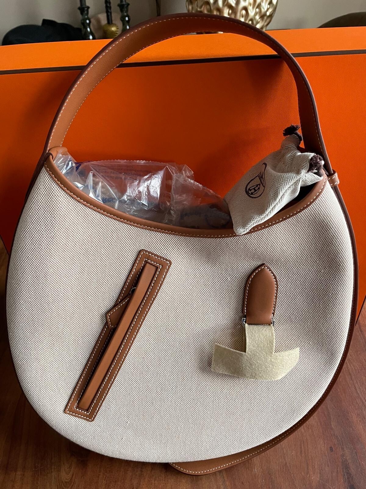 【マルジェラ期着想モデル/Ecru&Beige】HERMES バッグ Arcon マルジェラ期着想モデル/Ecru&Beige】HERMES バッグ Arcon