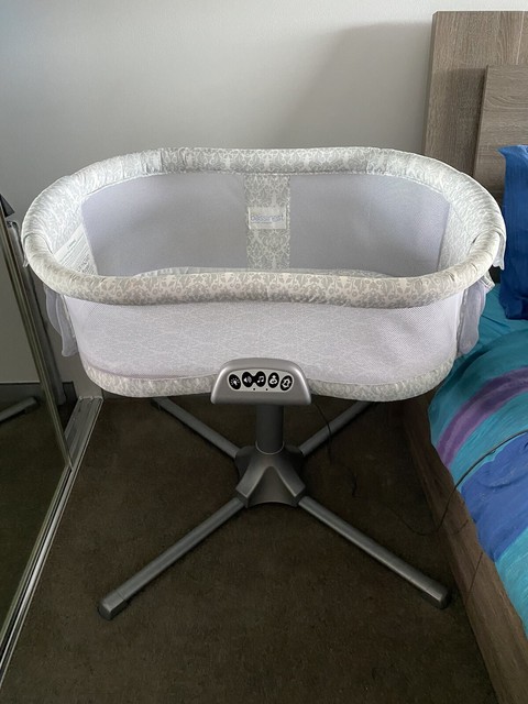 halo swivel bassinet baby bunting