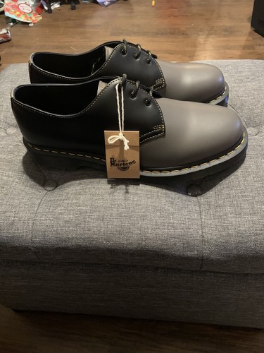 Dr. Martens 1461 Two-Tone Leather Oxford Shoe - 27540 Dr. Martens 1461 Two-Tone Leather Oxford Shoe - 27540