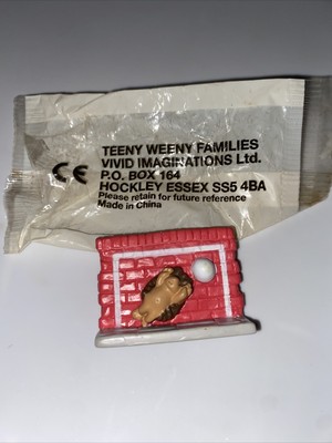 READ Vivid Imaginations Teeny Weeny Families Rare Hedgehog Figure NIP