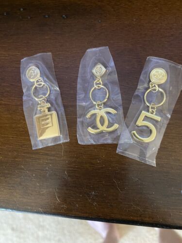 CHANEL Beauty VIP Gift2023 Holiday Charm Set of 3 Novelty CHANEL Beauty VIP Gift2023 Holiday Charm Set of 3 Novelty