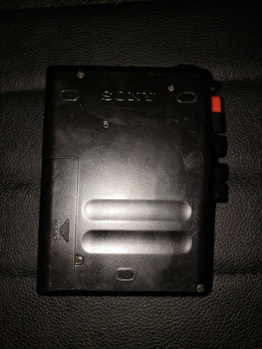 Sony TCM-16  Handheld Cassette Voice Recorder With Cassette