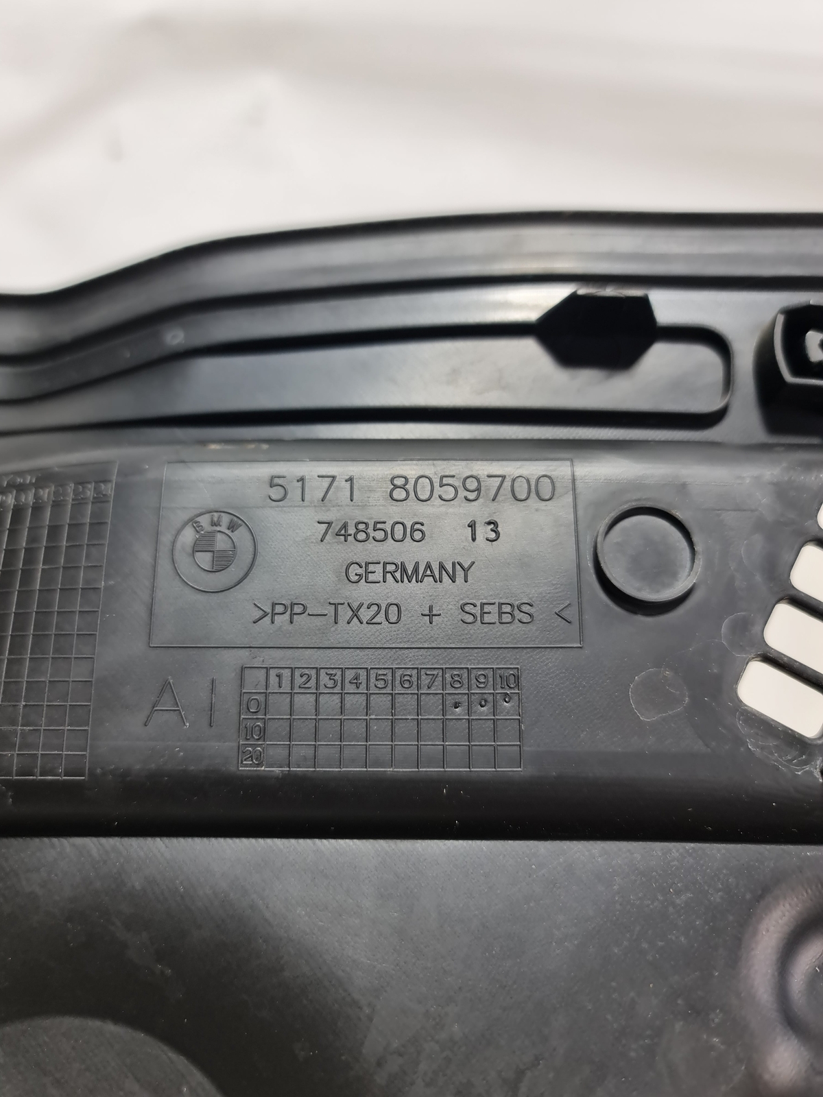 0 Bmw Genuine Battery Cover Cowl Panel for F80 F82 F83 F87 M3 M4 M2 LCI - 8059700 image 4