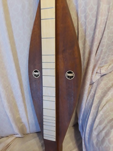 Mountain Dulcimer.  Genuine Mahogany.  Super Condition! Holiday special 10% off