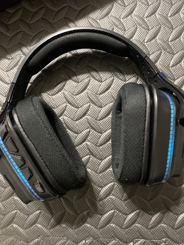 logitech g933 artemis spectrum ps4