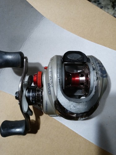 Quantum Team KVD Baitcasting Reel fishing KVD100HW-A4BA-QMF2