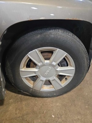 Used Right Front Wheel fits: 2011 Gmc Terrain 17x7