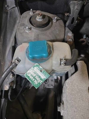Used Coolant Bottle fits: VOLVO XC90 03 04 05 06 07 08 09 10 11 12 13 14