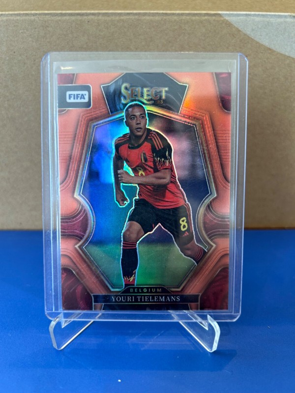 Youri Tielemans /60 - 2022-23 Panini Select Fifa - Orange Refractor - #110