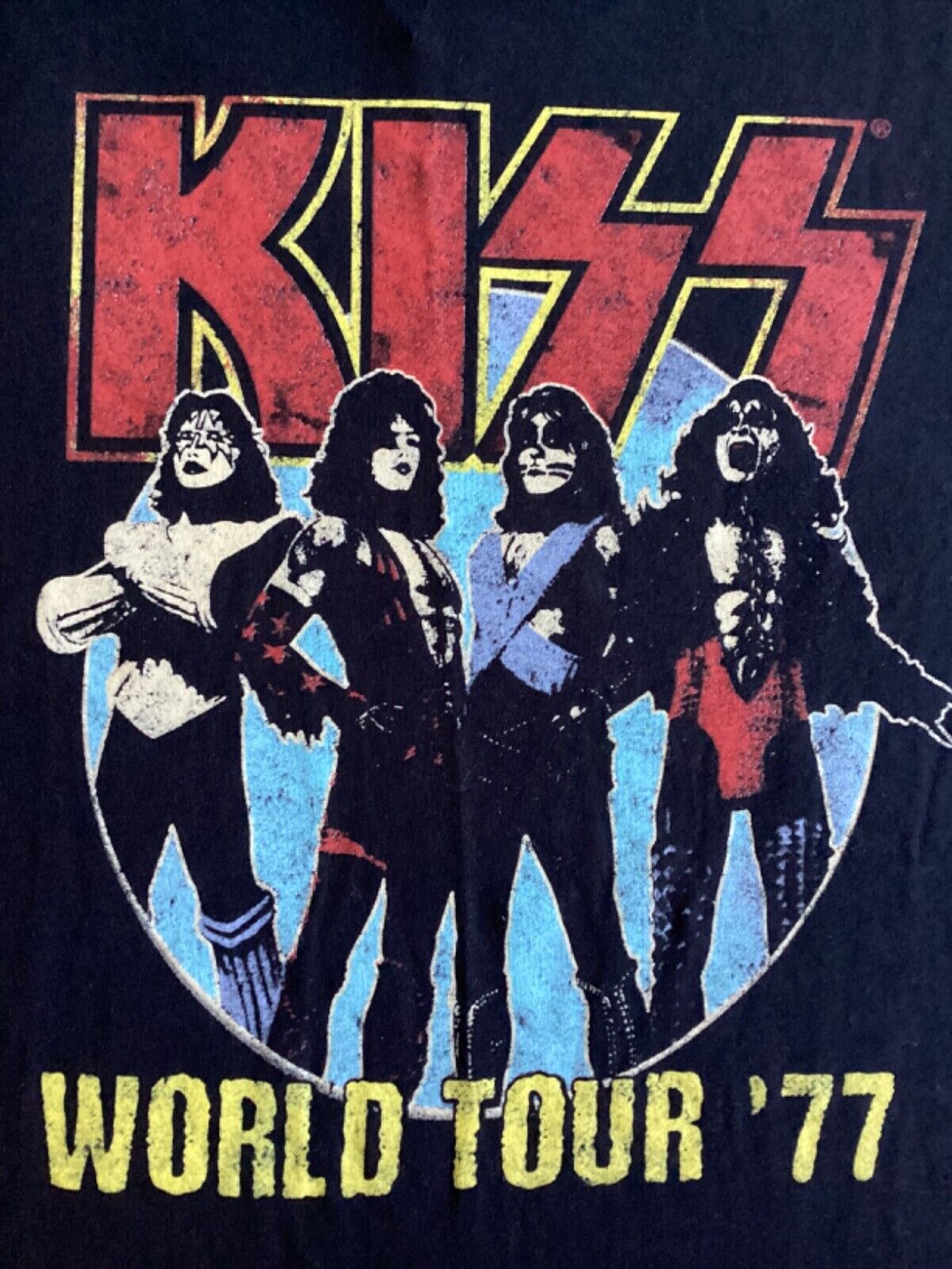 KISS World Tour '77 Modern Replica Men's Graphic T-Shirt KISS World Tour '77 Modern Replica Men's Graphic T-Shirt