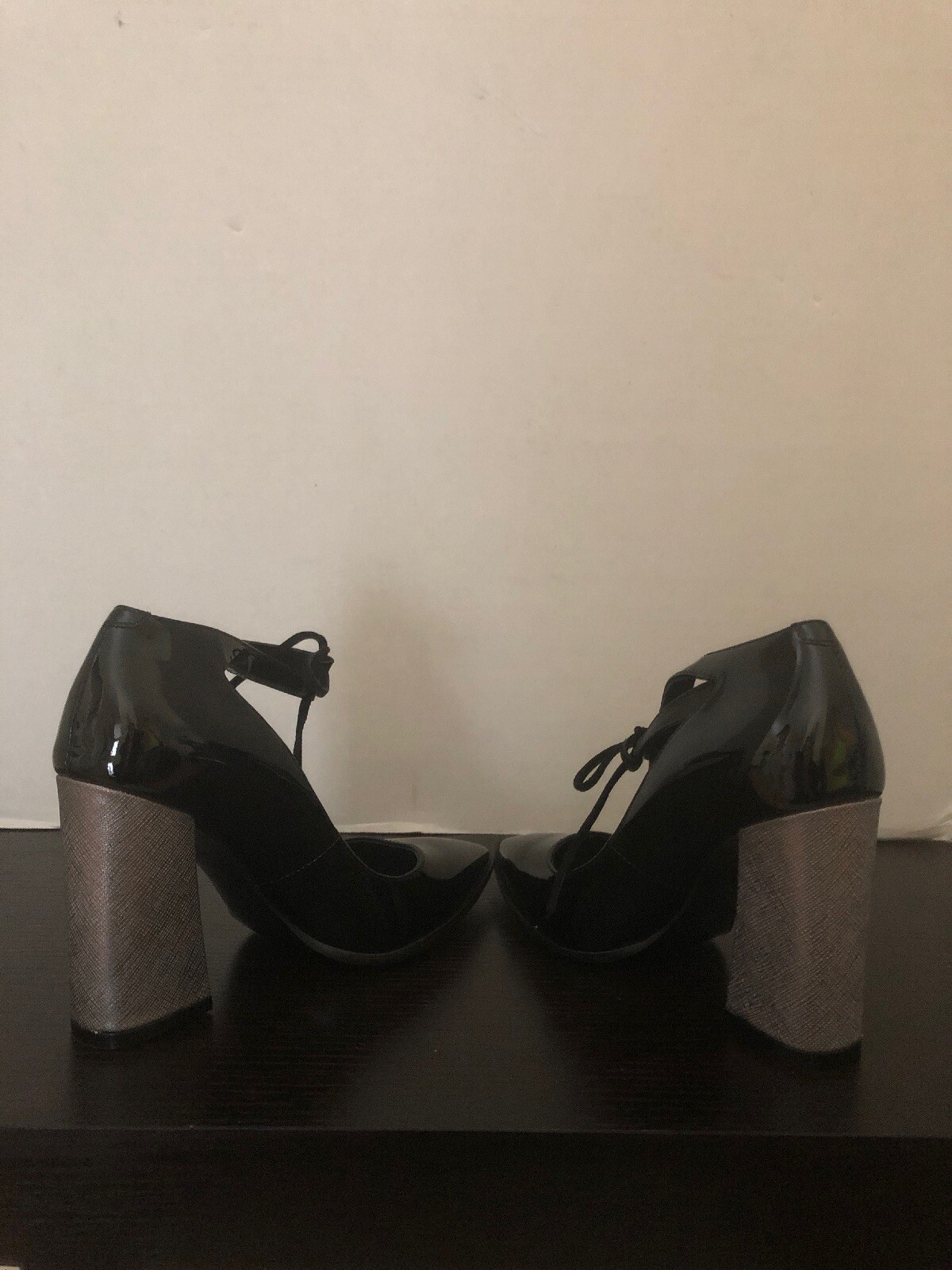 SHOES OF PREY Women�s Black Patent Leather Pumps w Ties
