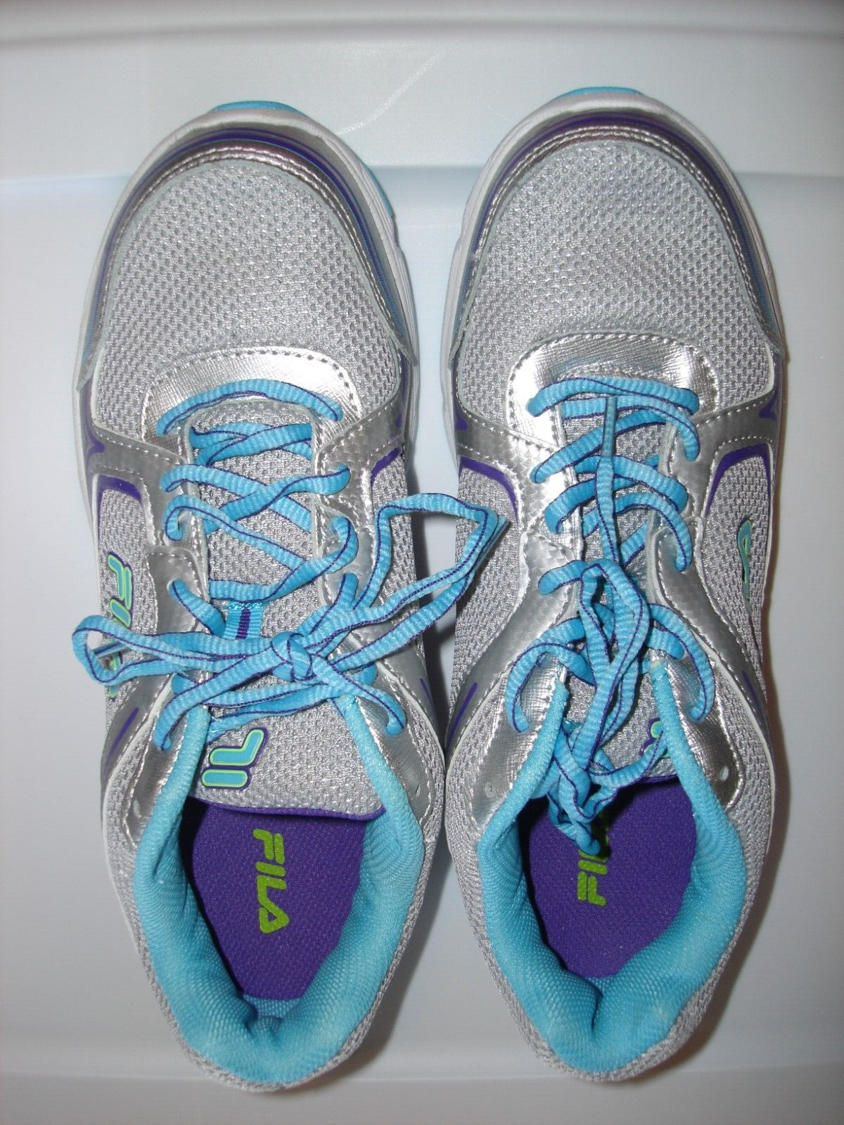 FILA WOMENS SOAR 2 5HR18027 254 GRAY SILVER BLUE ATHLETIC SHOES