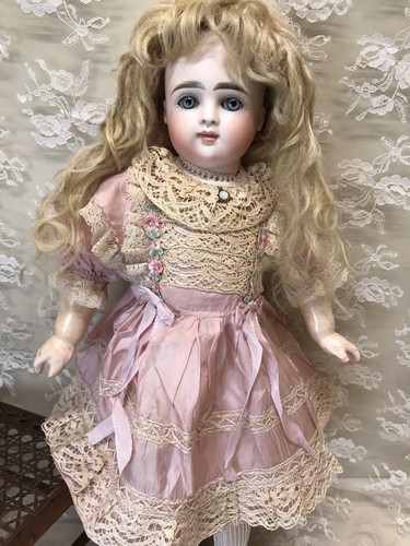 Reduced Early Antique Closed Mouth German Doll 15”