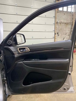 12 13 14 JEEP GRAND CHEROKEE Front Door Trim Panel Right