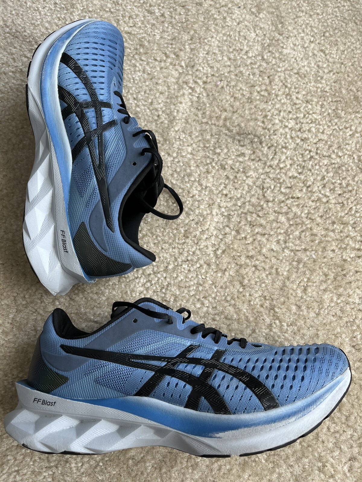 ASICS NovaBlast Men s Size 9 Medium Running Shoes 1011A681-401 Grey  Floss/Black: купить с доставкой из США, цена 9 492 руб - (165396892850)