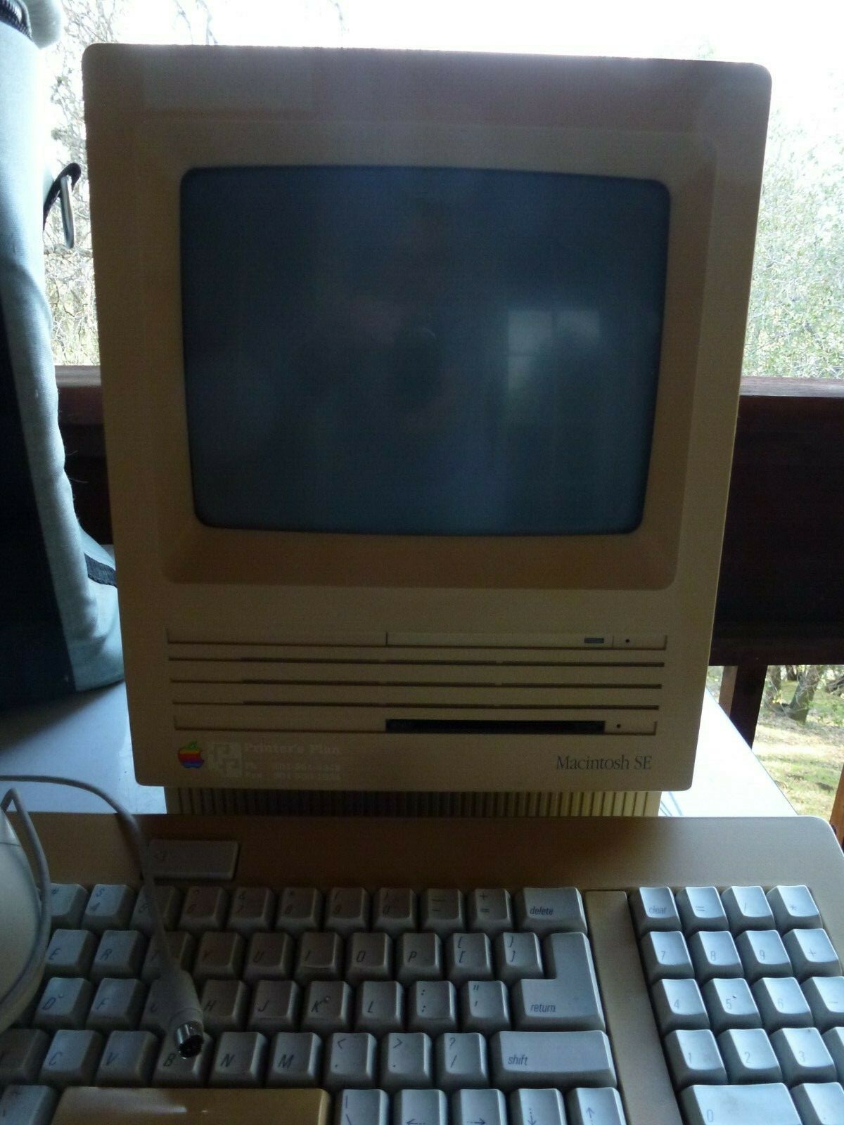 Vtg Apple Macintosh SE 1 Mbyte RAM 800K Drive 20SC Computer w/ Soft Case Mac Bag