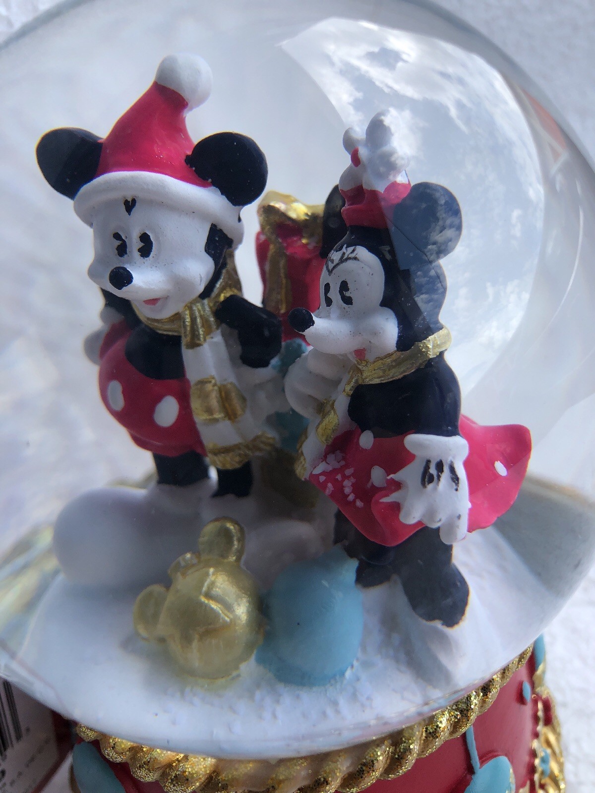 MICKEY AND MINNIE MOUSE MUSICAL SNOW GLOBE Reads Merry CHRISTMAS collectible
