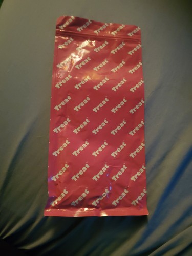 New TREAT BEAUTY Body Butter Pink Fresh Zip Seal Bag! Holds 9 Jumbo Lip Balms!