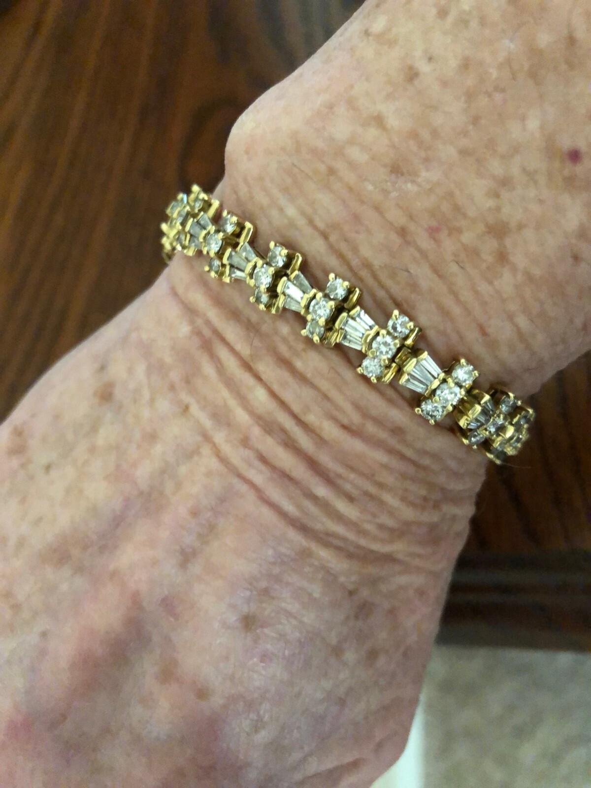 14 carat diamond bracelet set in 18K gold