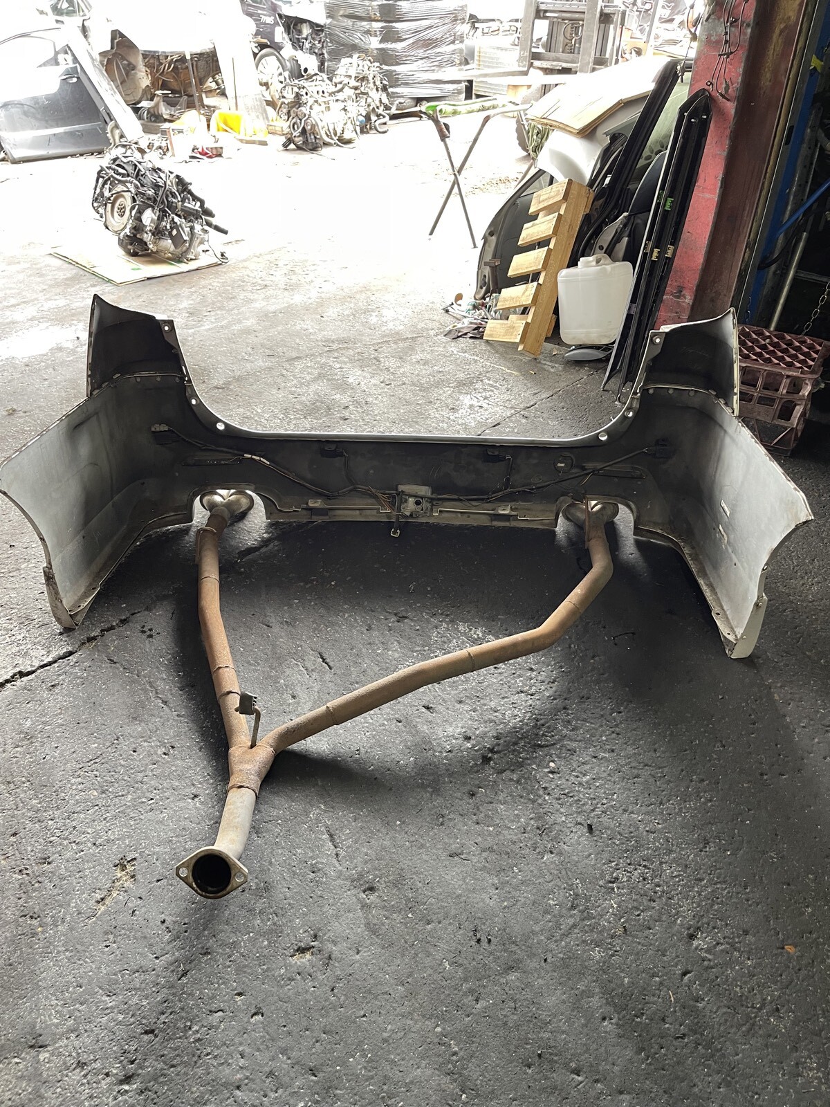TOYOTA ALPHARD/ VELLFIRE GGH20 AFTERMARKET REAR BAR WITH EXHAUSTS - thumbnail 5