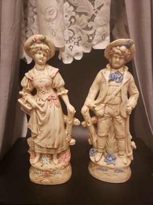 Figurines - Figurine Man And Woman - Vatican