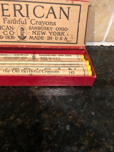 VINTAGE  1960S AMERICAN OLD FAITHFUL CRAYONS 143 YELLOW 9 UNUSED  IN BOX 1 USED