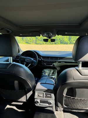 image 4 of interior