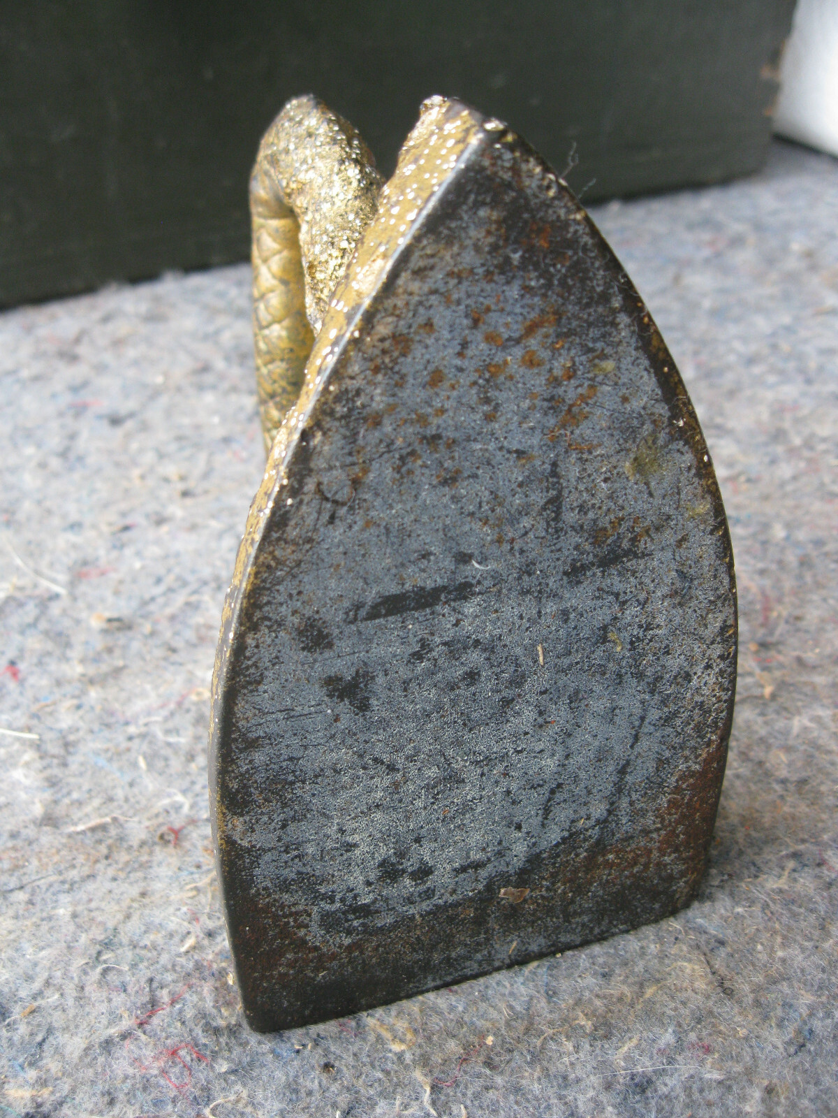 Antique Early 1900's Cast Iron Sad Iron No. 6