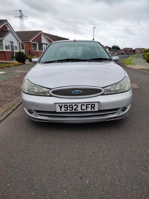2001 Ford mondeo Ghia x Auto ST body kit Deposit taken.