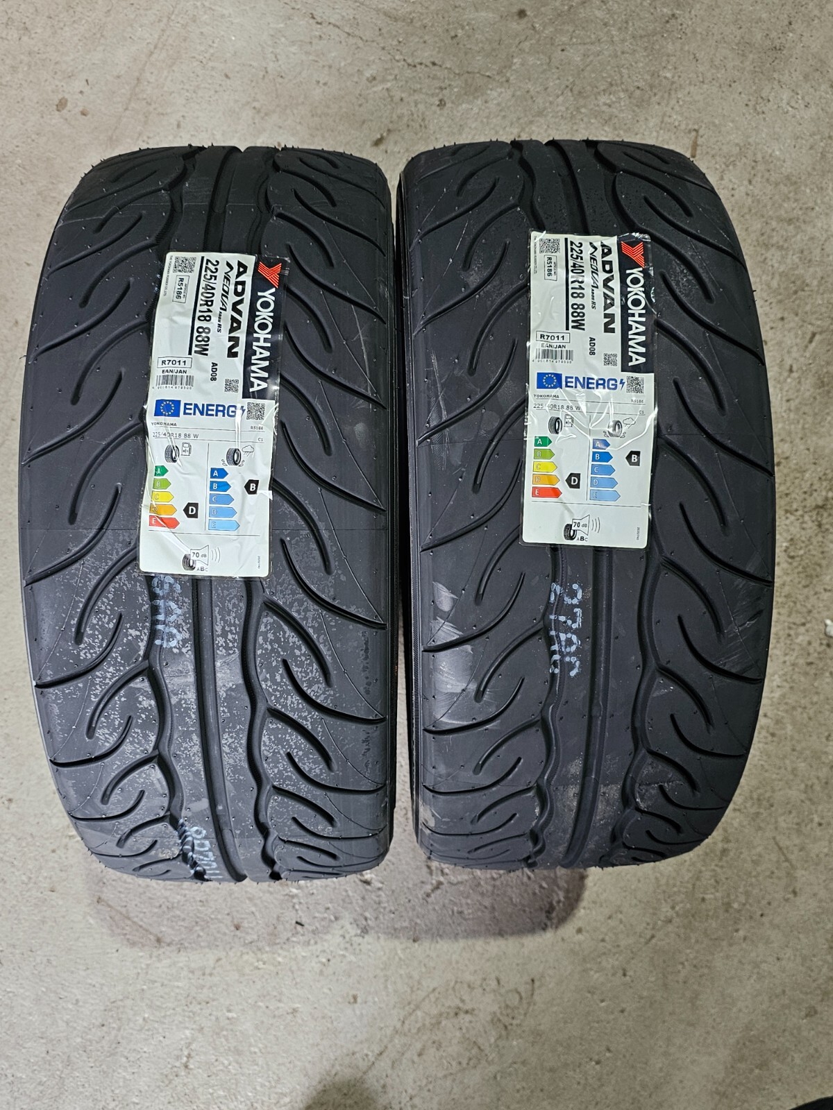 2 x 225 40 R18 88W 2254018 Yokohama Track Day Road Advan